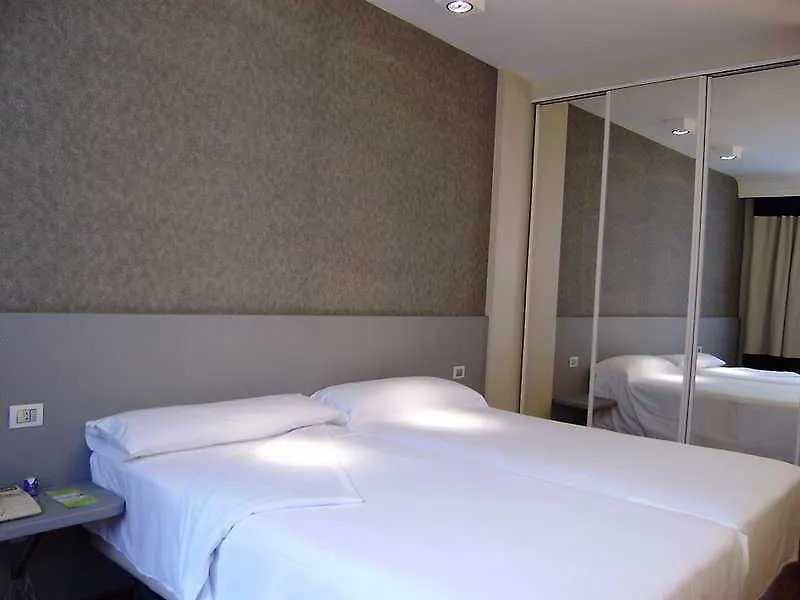 Hotel Nh Bilbao Deusto 3*,